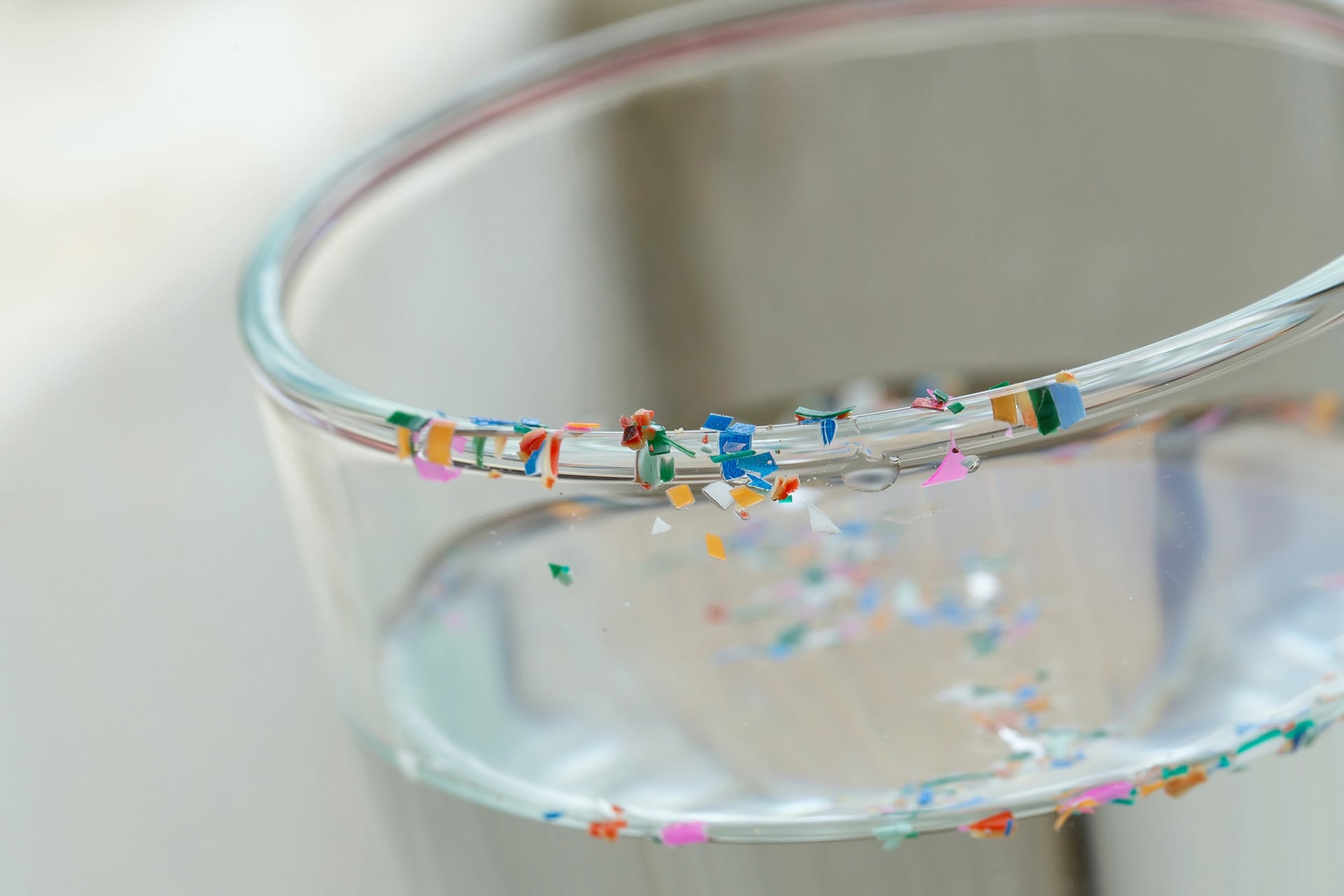 Soluciones y estrategias para reducir los microplásticos 